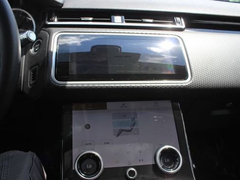 Used 2022 Land Rover Range Rover Velar S AWD/4WD image 4