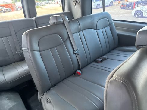 Used 2010 Chevrolet Express 3500 LS RWD image 23