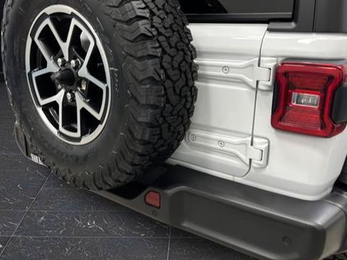 Used 2022 Jeep Wrangler Unlimited Rubicon 4xe w/ Safety Group AWD/4WD image 36