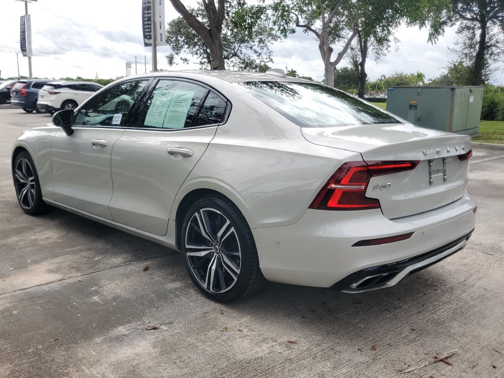 Used 2021 Volvo S60 T8 R-Design w/ Climate Package AWD/4WD image 4