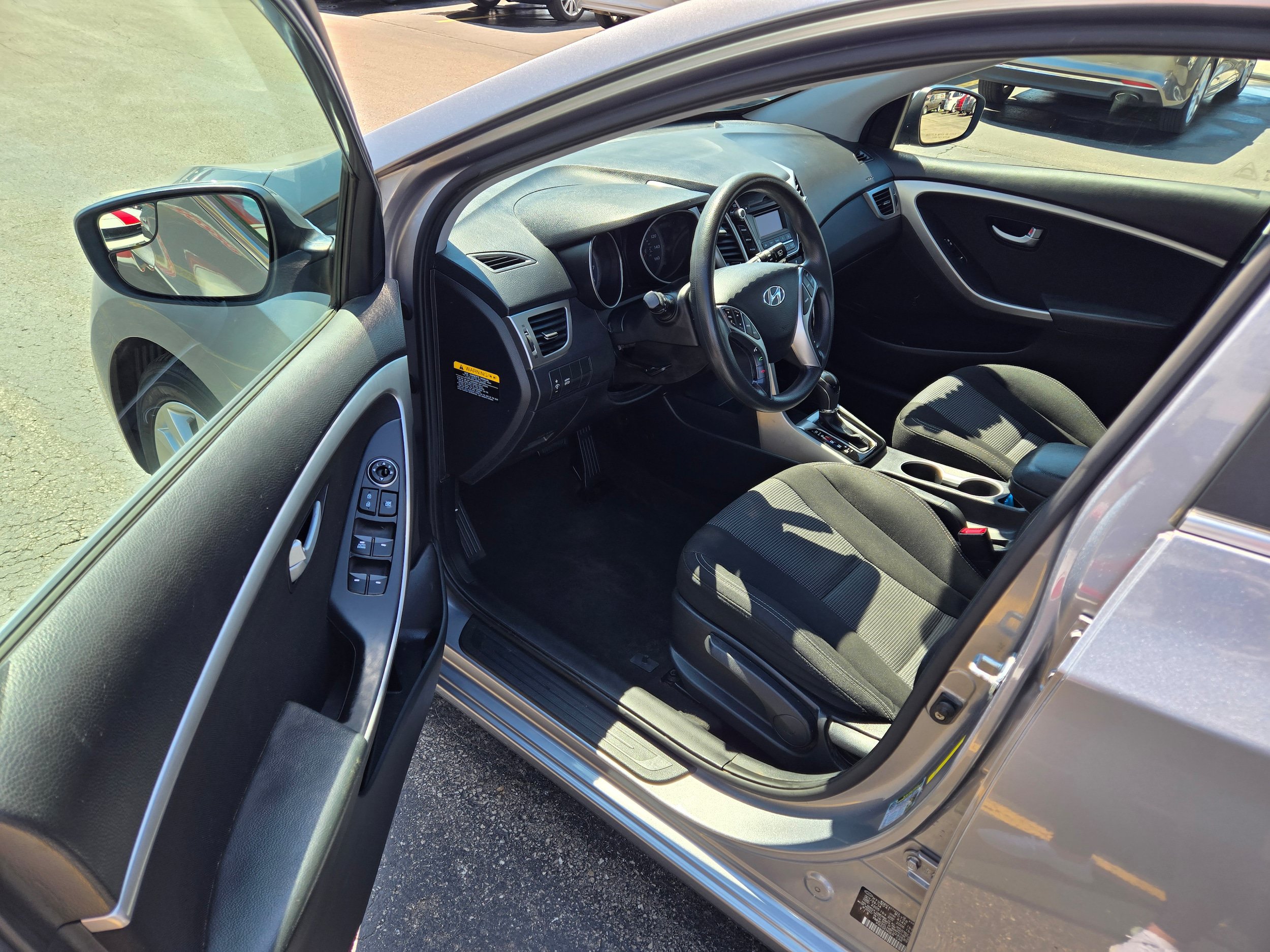 Used 2015 Hyundai Elantra GT FWD image 5