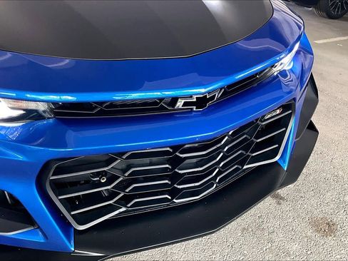 Used 2018 Chevrolet Camaro ZL1 RWD image 29