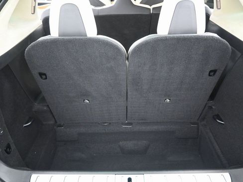 Used 2019 Tesla Model X 100D image 30