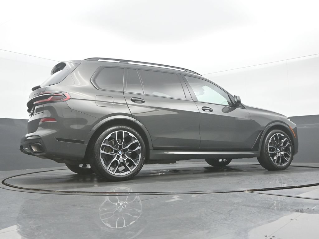 Used 2024 BMW X7 xDrive40i w/ Executive Package AWD/4WD image 12