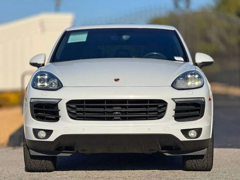 Used 2017 Porsche Cayenne S AWD/4WD image 3