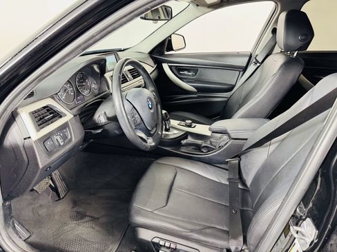 Used 2018 BMW 320i Sedan RWD image 5
