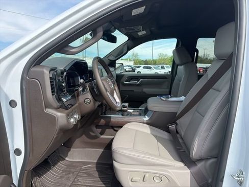 New 2026 GMC Sierra 1500 SLT w/ SLT Premium Plus Package image 12