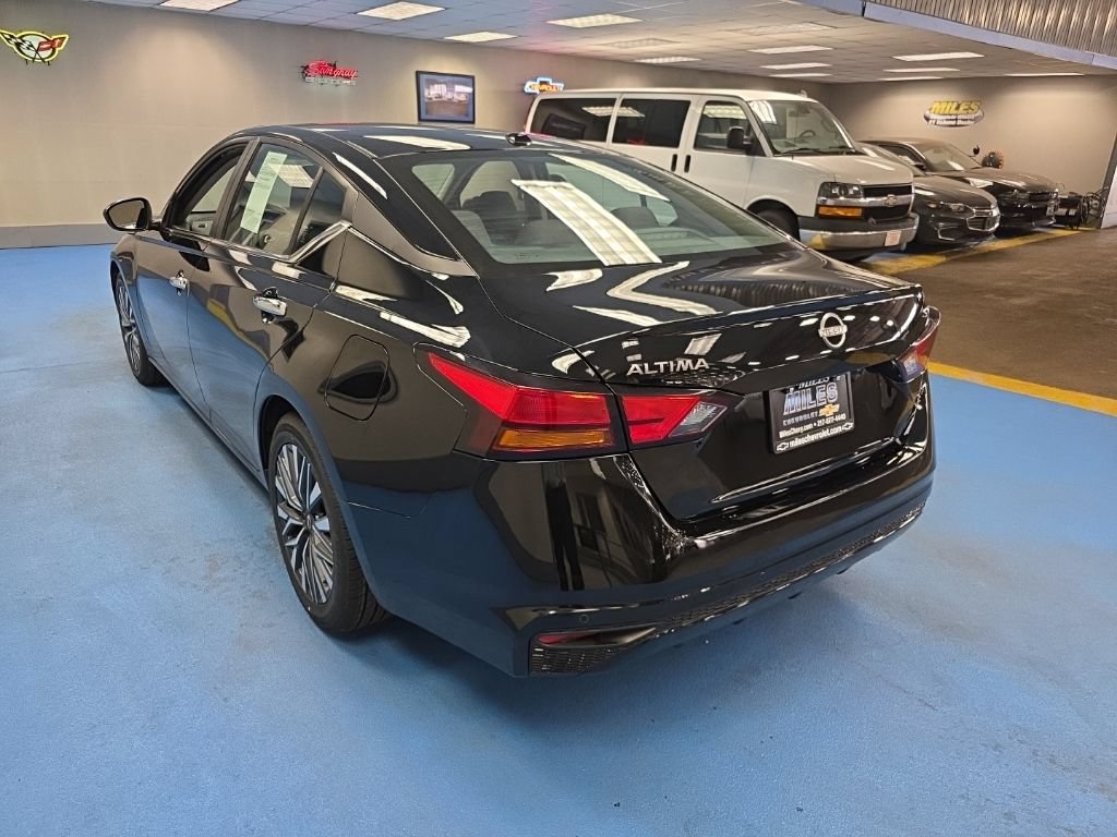 Used 2024 Nissan Altima 2.5 SV FWD image 5
