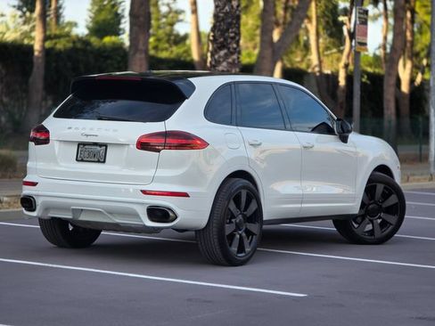 Used 2016 Porsche Cayenne AWD/4WD image 8