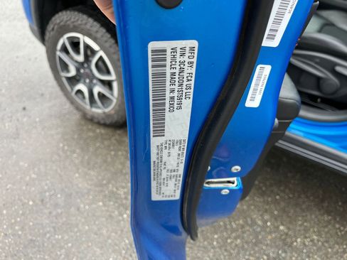 Used 2025 Jeep Compass Trailhawk AWD/4WD image 9