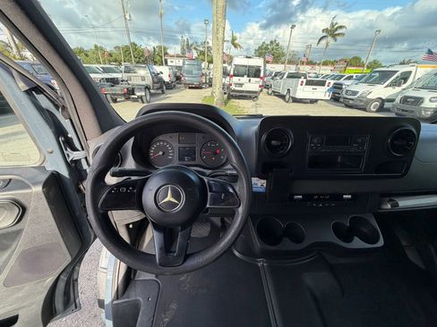 Used 2019 Mercedes-Benz Sprinter 170 image 14