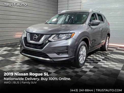 Used 2019 Nissan Rogue SV image 1