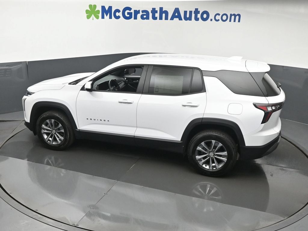 Used 2025 Chevrolet Equinox LT AWD/4WD image 24