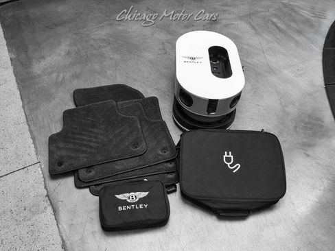 Used 2023 Bentley Bentayga Plug-In Hybrid image 59