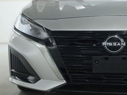 Used 2024 Nissan Altima 2.5 SV image 6