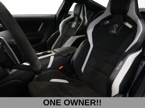 Used 2022 Ford Mustang Shelby GT500 w/ Carbon Fiber Track Pack RWD image 10