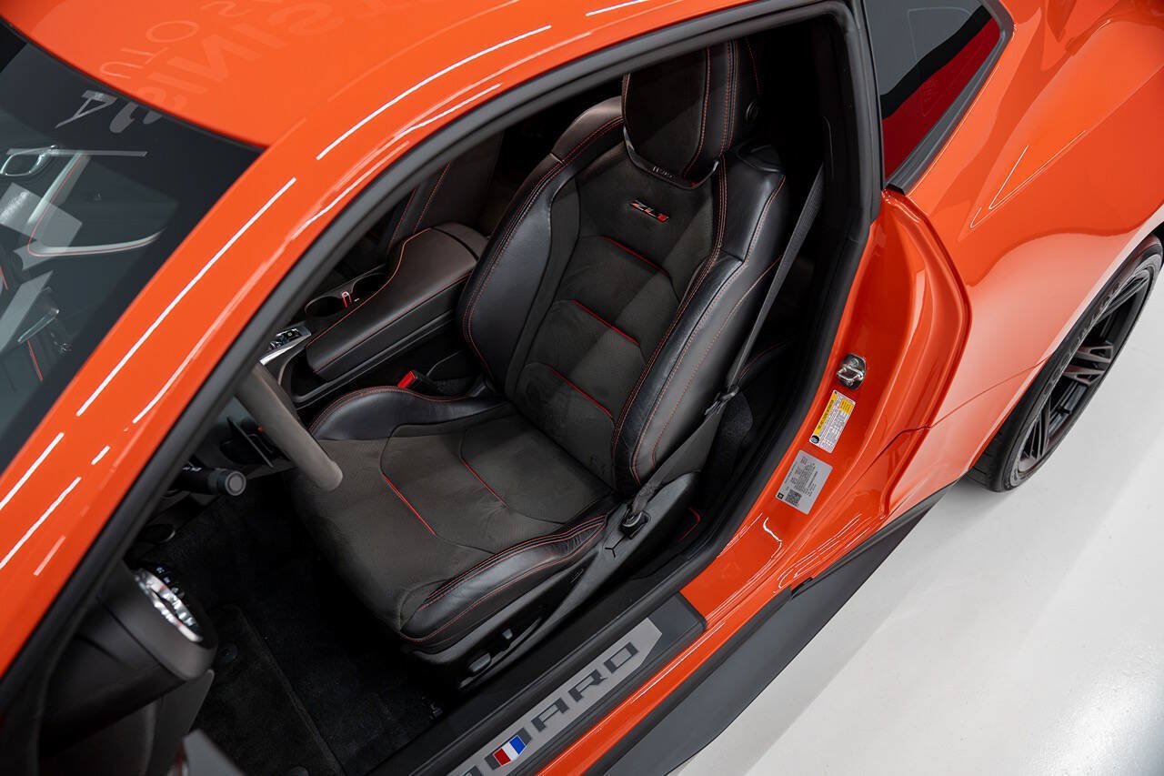 Used 2019 Chevrolet Camaro ZL1 RWD image 38