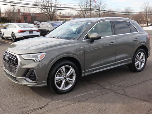 Used 2023 Audi Q3 2.0T Premium w/ Convenience Package image 1