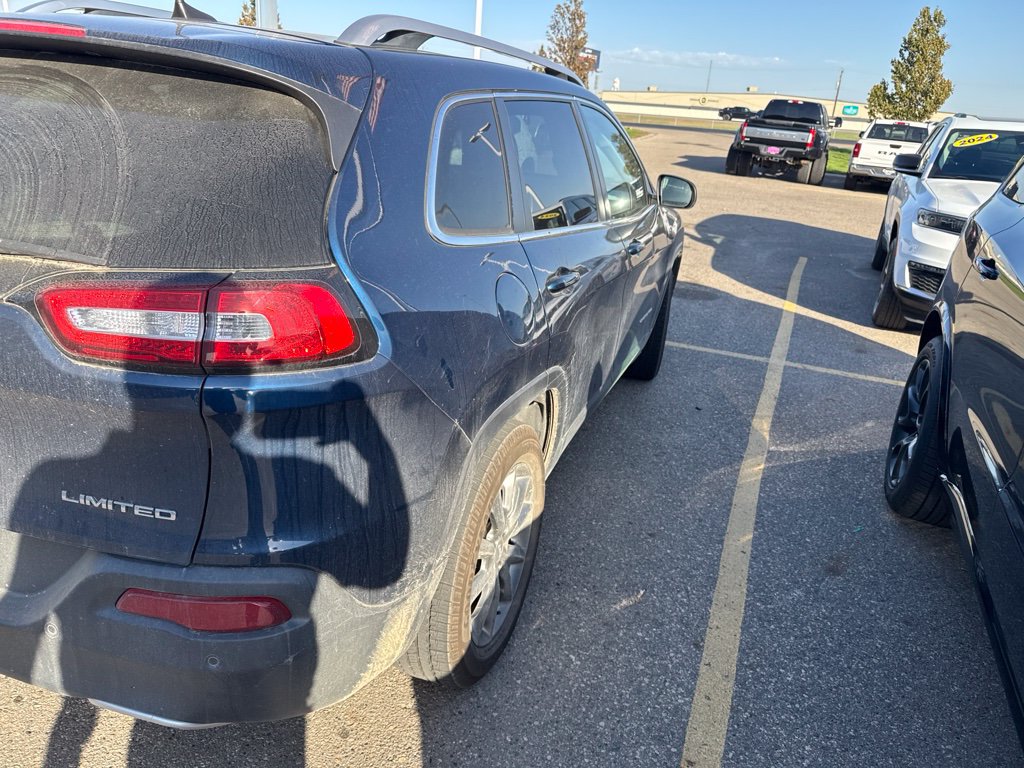 Used 2018 Jeep Cherokee Limited AWD/4WD image 4