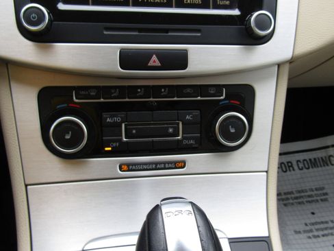 Used 2012 Volkswagen CC Lux image 20