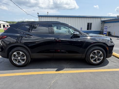 Used 2024 Chevrolet Blazer LT w/ LPO, Black Grille Bar Package AWD/4WD image 5