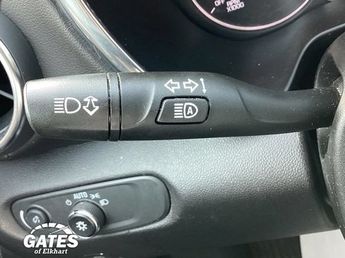 Used 2022 Chevrolet Blazer LT FWD image 25