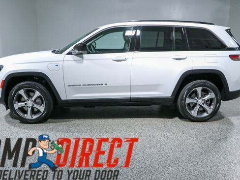 Used 2023 Jeep Grand Cherokee 4WD 4xe image 10