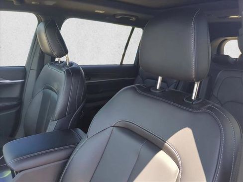 New 2026 Jeep Grand Cherokee L Limited AWD/4WD image 4