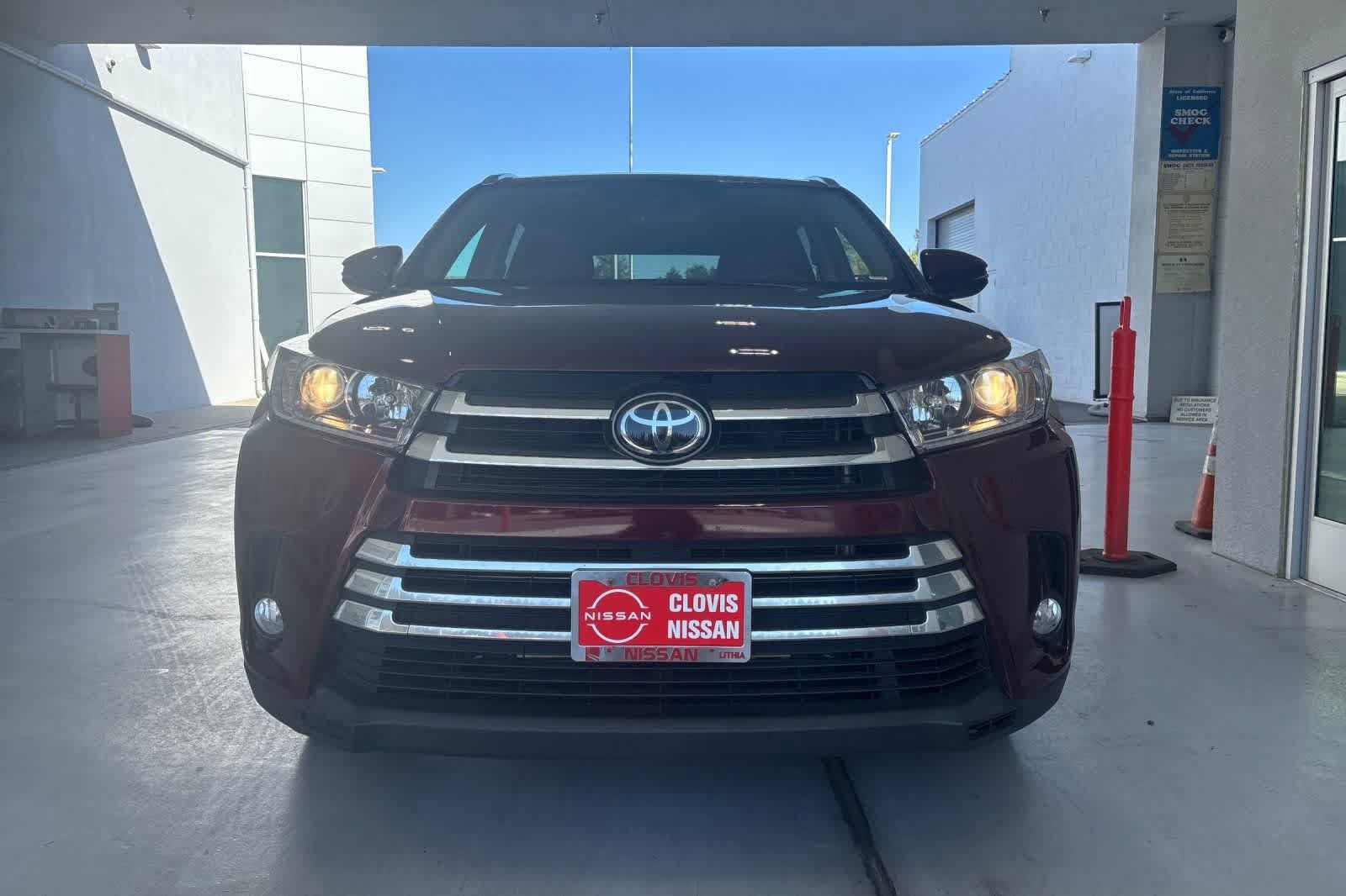 Used 2018 Toyota Highlander Limited AWD/4WD image 11