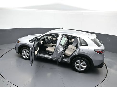 Certified 2024 Honda HR-V LX image 42