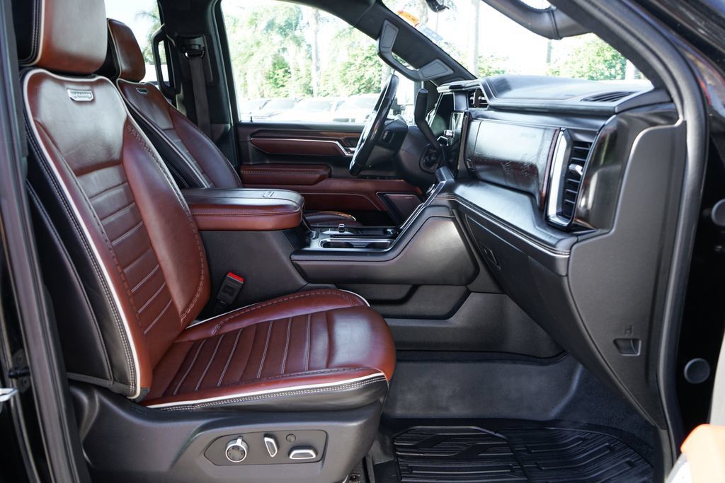 Used 2024 GMC Sierra 3500 Denali Ultimate AWD/4WD image 44