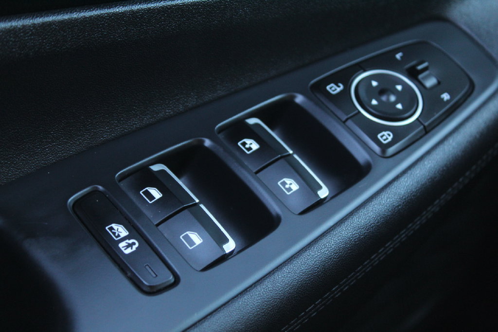 Used 2023 Hyundai Santa Fe SEL FWD image 30
