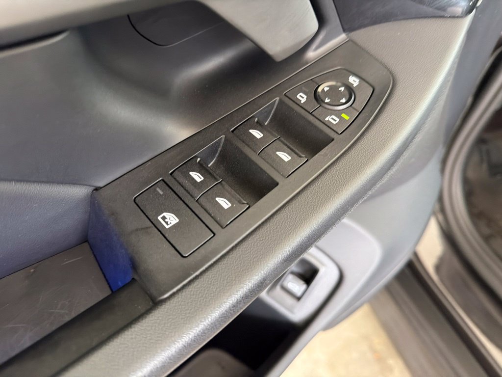 Used 2024 BMW i5 eDrive40i w/ Premium Package RWD image 38