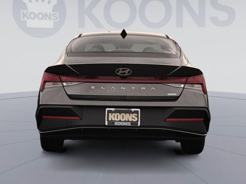 New 2026 Hyundai Elantra Blue image 5