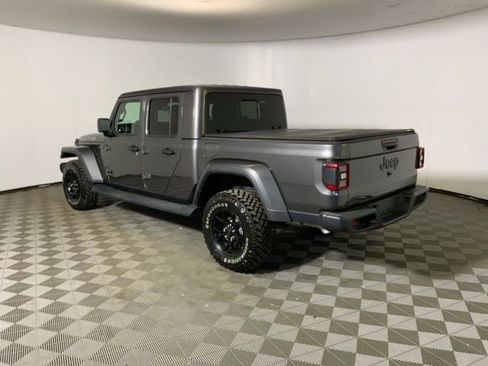 Used 2025 Jeep Gladiator Sport AWD/4WD image 10