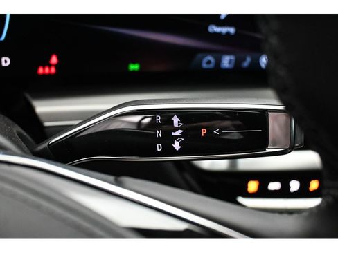 New 2026 Cadillac Lyriq V w/ Exterior Carbon Fiber Package AWD/4WD image 31