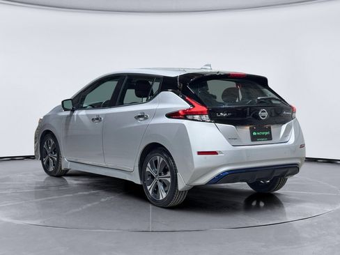 Used 2021 Nissan Leaf SV w/ SV Technology Package image 2