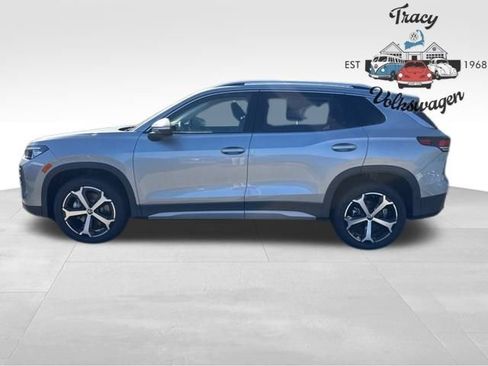 New 2025 Volkswagen Tiguan SE image 4