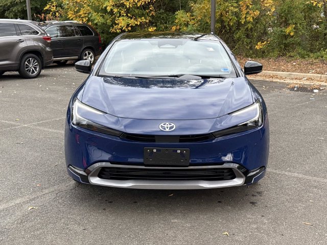 Used 2027 Toyota Prius XLE FWD image 6