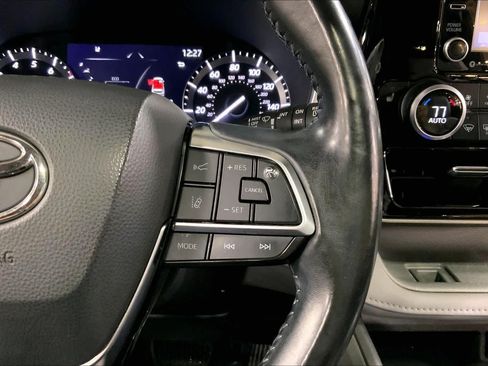 Certified 2021 Toyota Highlander XLE AWD/4WD image 25