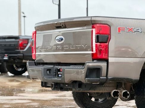Used 2023 Ford F250 Lariat w/ Sport Appearance Package AWD/4WD image 12
