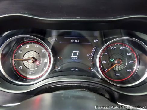 Used 2018 Dodge Charger SXT RWD image 13