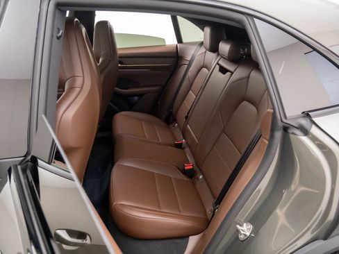 New 2025 Porsche Macan 4S Electric image 16