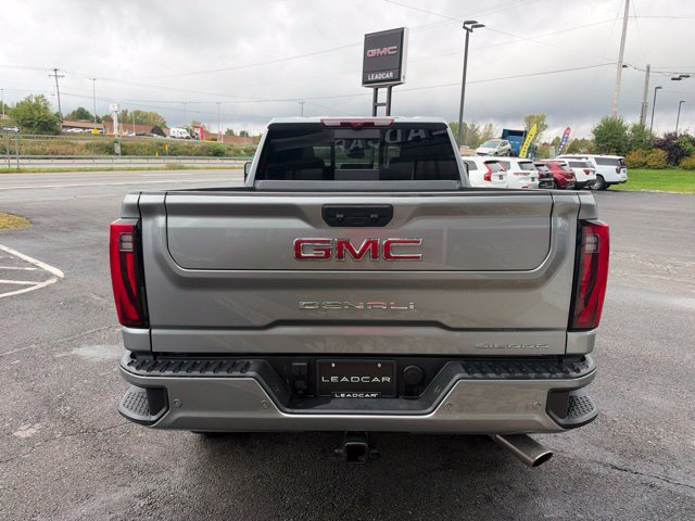 Used 2025 GMC Sierra 2500 Denali w/ Denali Reserve Package AWD/4WD image 4