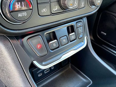 Used 2019 GMC Terrain Denali w/ Driver Alert Package II AWD/4WD image 16