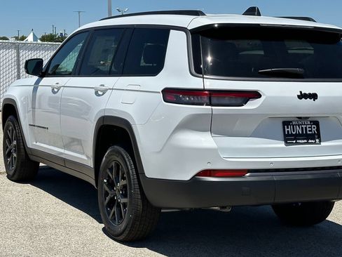 New 2026 Jeep Grand Cherokee L 2WD image 5