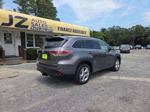Used 2016 Toyota Highlander Limited w/ Driver Technology Package FWD image 5