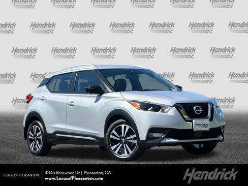 Used 2020 Nissan Kicks SR w/ SR Premium Package FWD image 1
