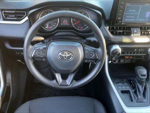 Used 2020 Toyota RAV4 LE image 6