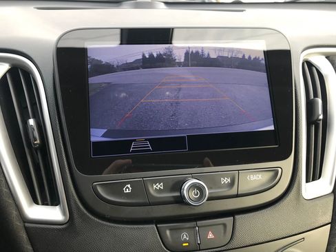 Used 2022 Chevrolet Malibu LS image 19